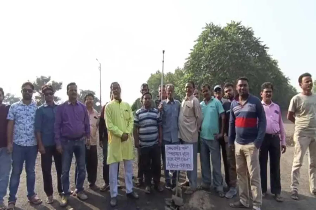 অন্যায় ভাবে জমি দখল করেছে ইসিএল, অভিযোগে বিক্ষোভ গ্রামবাসীদের