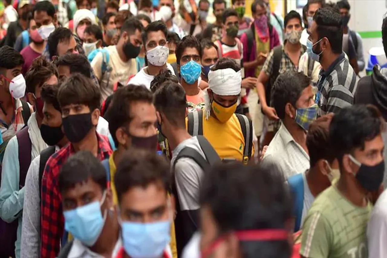 দেশজুড়ে এক ধাক্কায় ১০ শতাংশ বাড়ল দৈনিক সংক্রমণ