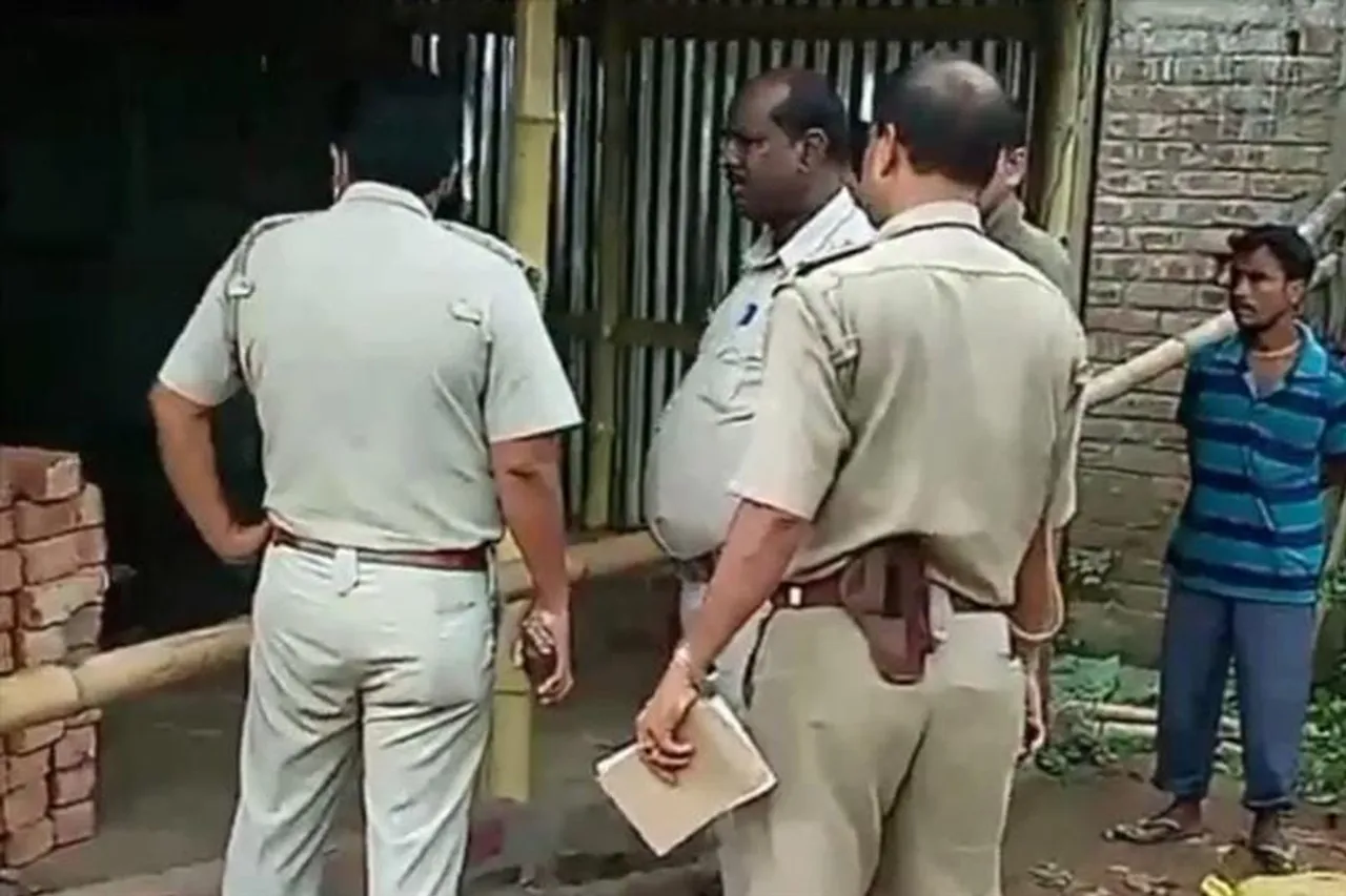 প্রৌঢ়ের অগ্নিদগ্ধ মৃতদেহ উদ্ধারকে ঘিরে চাঞ্চল্য