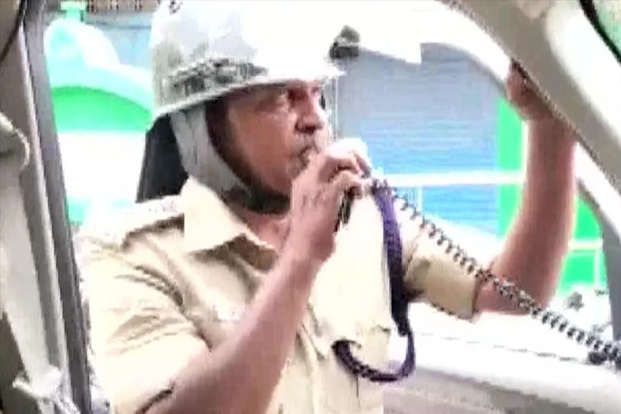 ব্যানার সরানোকে কেন্দ্র করে উত্তেজনা, জারি ১৪৪ ধারা