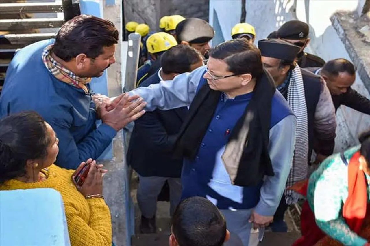 জোশীমঠ নিয়ে রাজনীতি বন্ধ হোক, কড়া বার্তা মুখ্যমন্ত্রীর