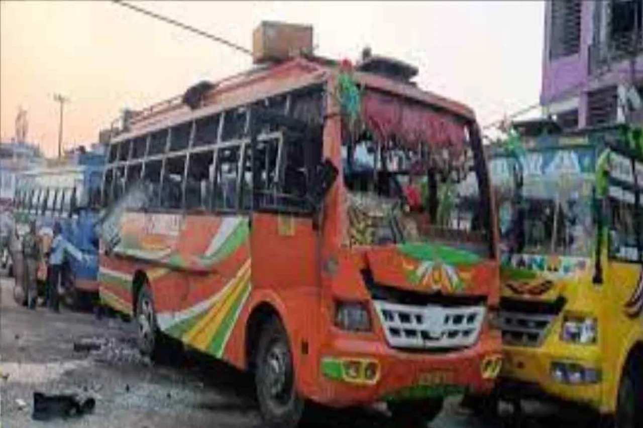 উধমপুরে জোড়া বাস বিস্ফোরণ, গ্রেফতার একাধিক