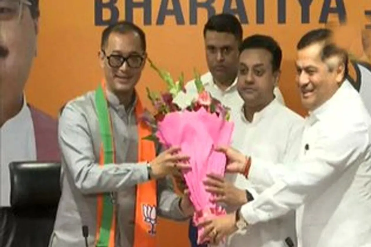 মণিপুরে কংগ্রেসে বড় ধাক্কা