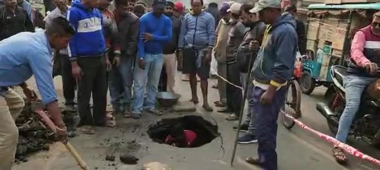 রানীগঞ্জে ৬০ নম্বর জাতীয় সড়কের উপর ধস