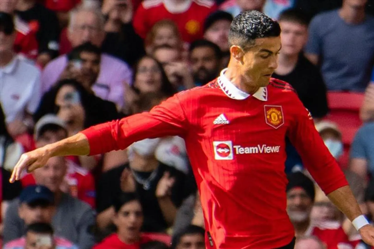 ওল্ড ট্র্যাফোর্ড ছেড়ে চলে গেলেন রোনাল্ডো