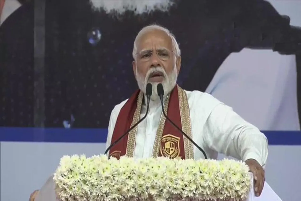 শিয়রে বিধানসভা ভোট, গান্ধীনগরে কী বললেন প্রধানমন্ত্রী?