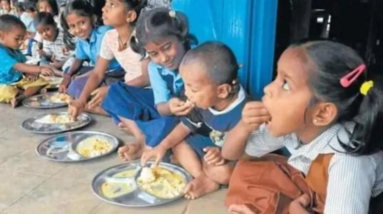 বেসরকারি স্কুল ছেড়ে সরকারি স্কুলে ভর্তির হিড়িক