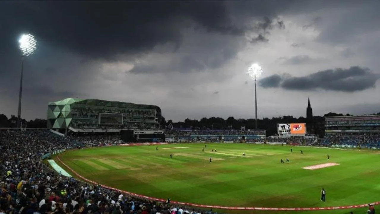 বৃষ্টির ফোঁটা লিডসের মাঠে, তৃতীয় দিনের ম্যাচ নিয়ে আশঙ্কা