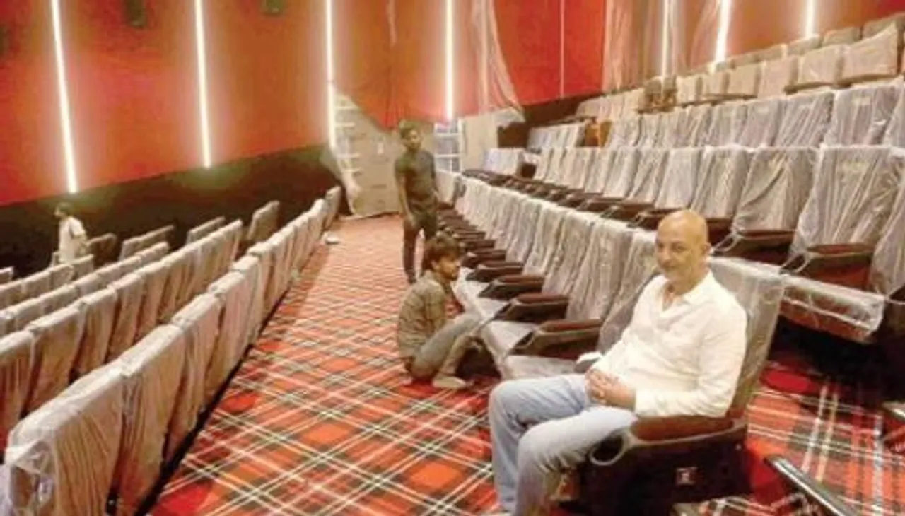 তিন দশক পর কাশ্মীরে খুলছে প্রথম মাল্টিপ্লেক্স সিনেমা হল