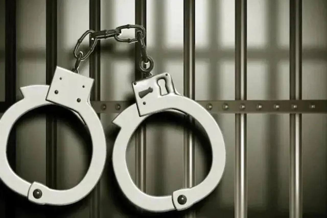 জাল ই-কর্মাস সাইটের মাধ্যমে মাদক বিক্রির অভিযোগ, গ্রেফতার ৩