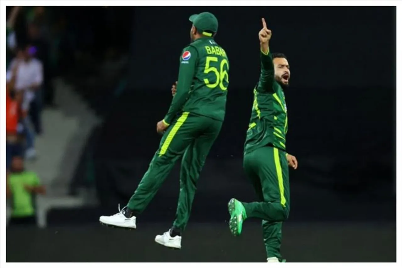 ৩ উইকেট হারাল নিউজিল্যান্ড