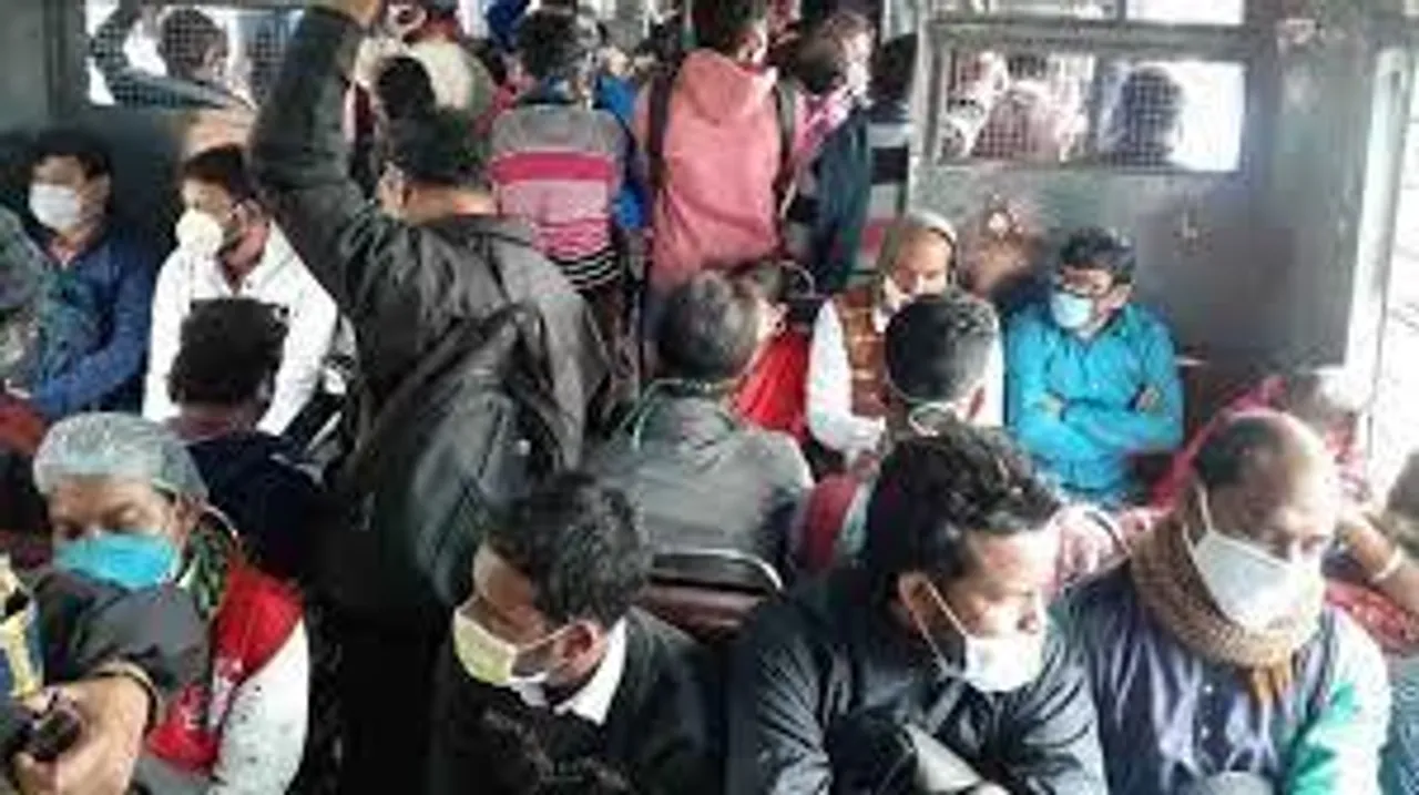 আজ থেকে মাস্কবিহীন যাত্রী ধরা পড়লেই জরিমানা