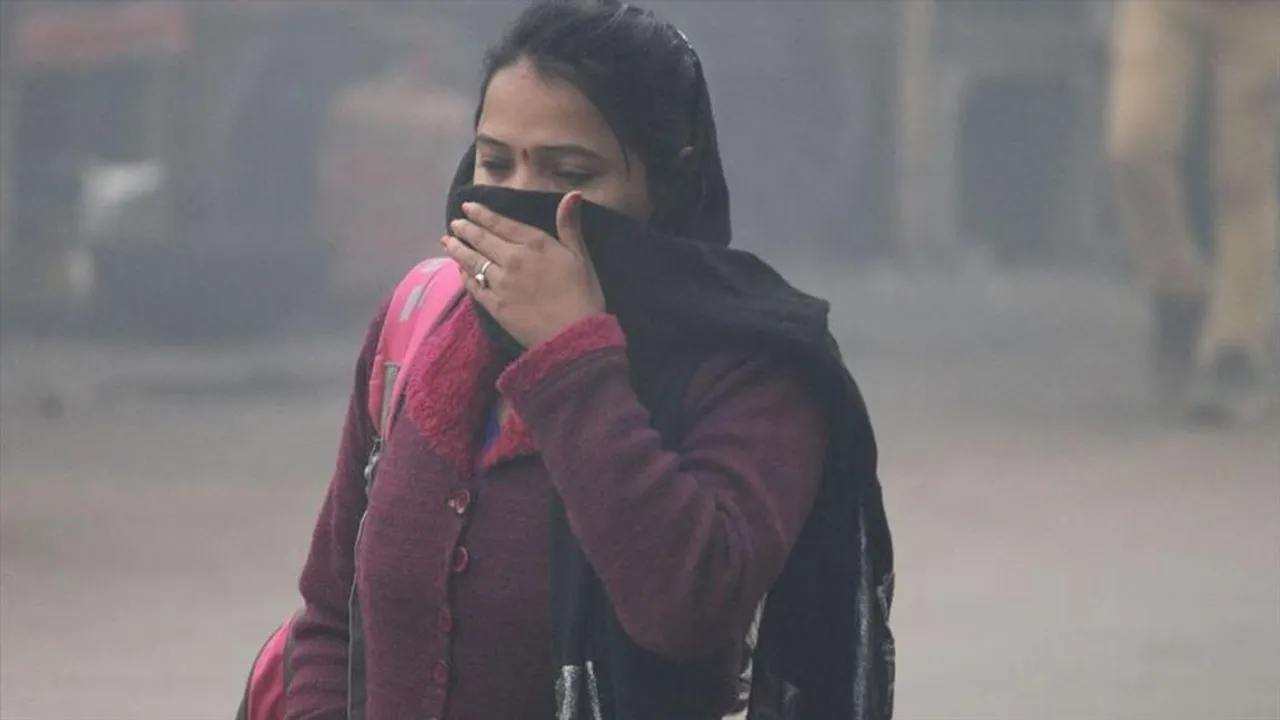 উদ্বেগ বাড়াচ্ছে দূষণ, বাতাসে একিউআইয়ের মাত্রা ছাড়াল ৩০০!