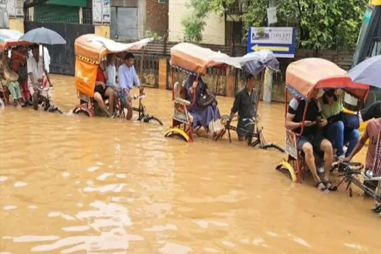ফের ভারী বৃষ্টিতে বিপর্যস্ত আসাম
