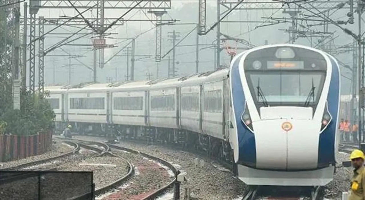 যাত্রী বিনোদনে নজর উত্তর রেলের