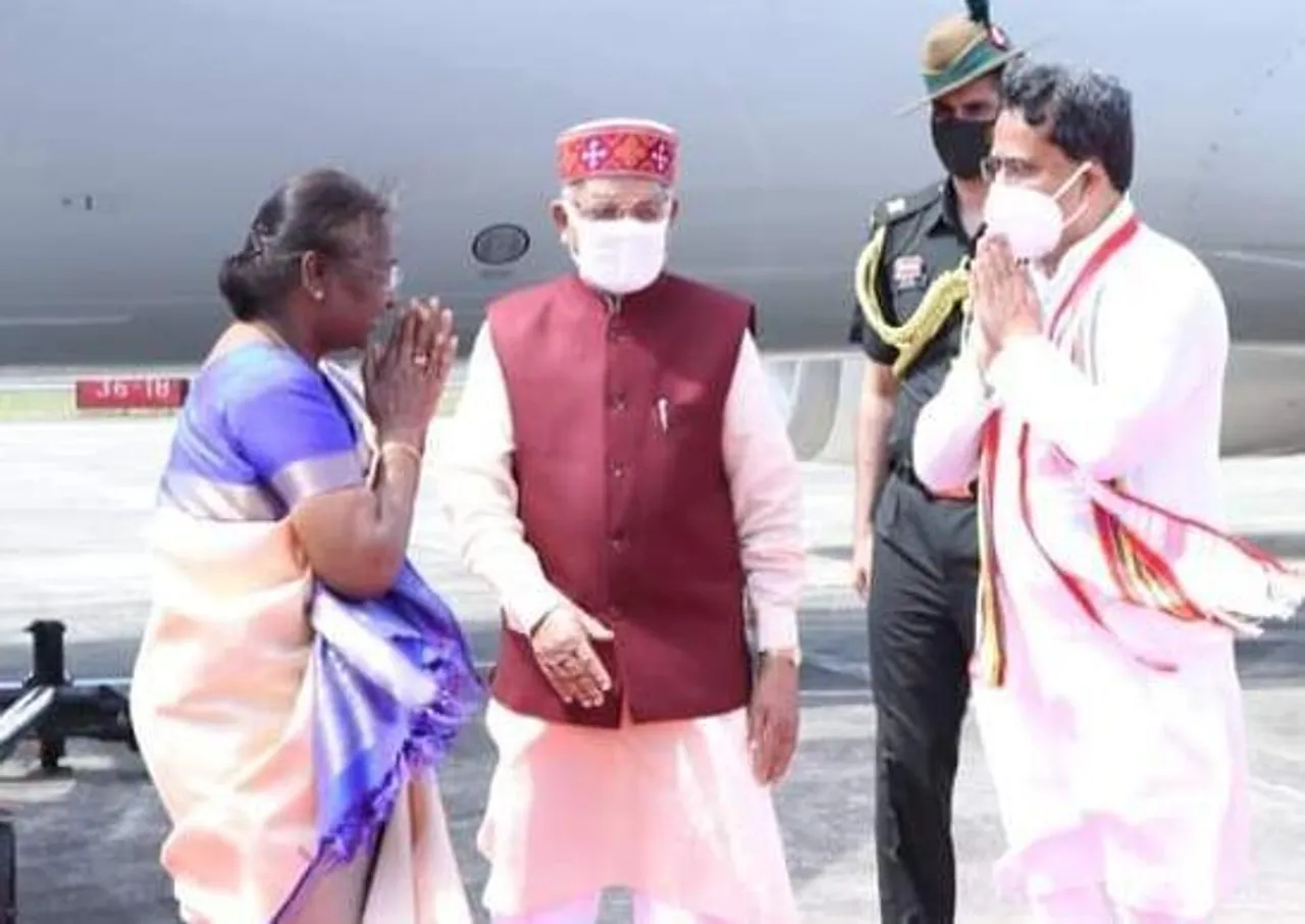 ত্রিপুরায় পৌঁছালেন দ্রৌপদী মুর্মু