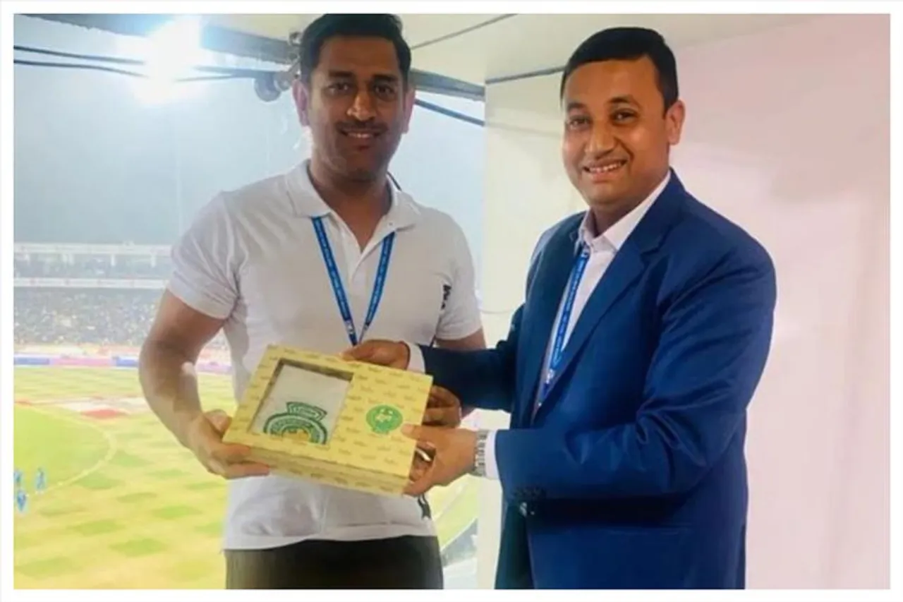 ধোনিকে বিশেষ সম্মান অসম ক্রিকেট সংস্থার