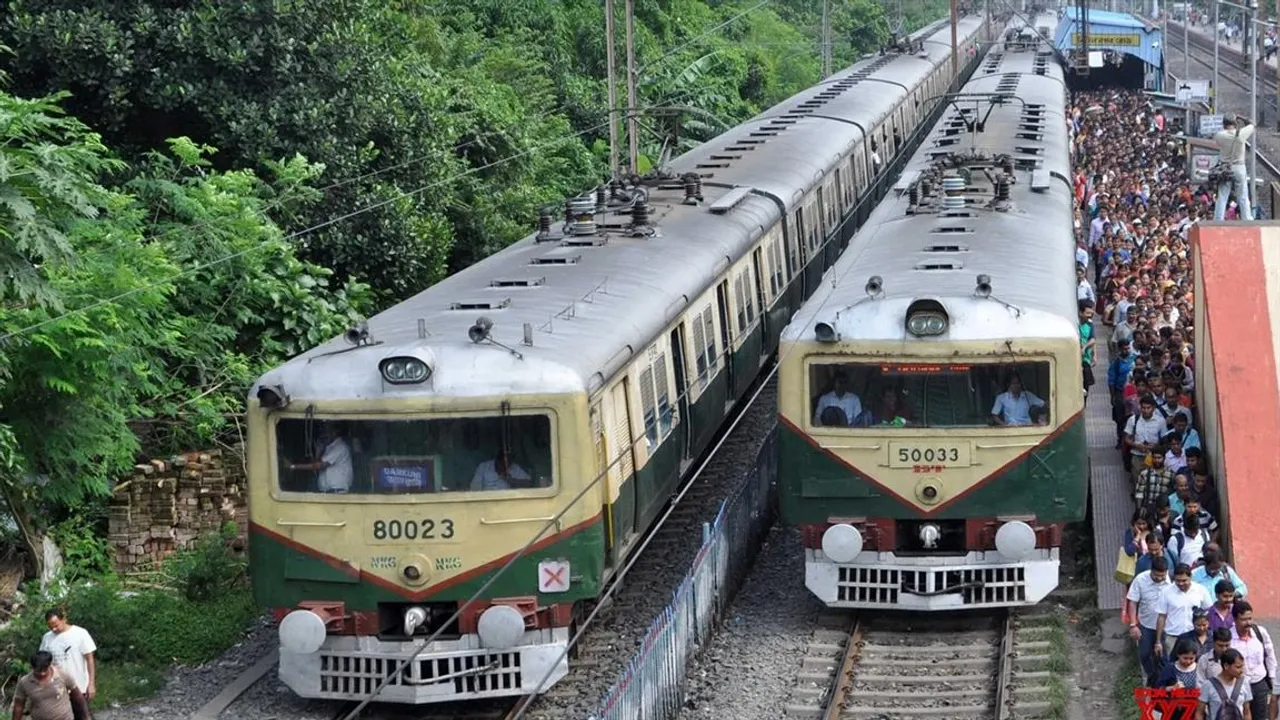 ৭টার পরিবর্তে শেষ লোকাল ছাড়বে ১০টায়