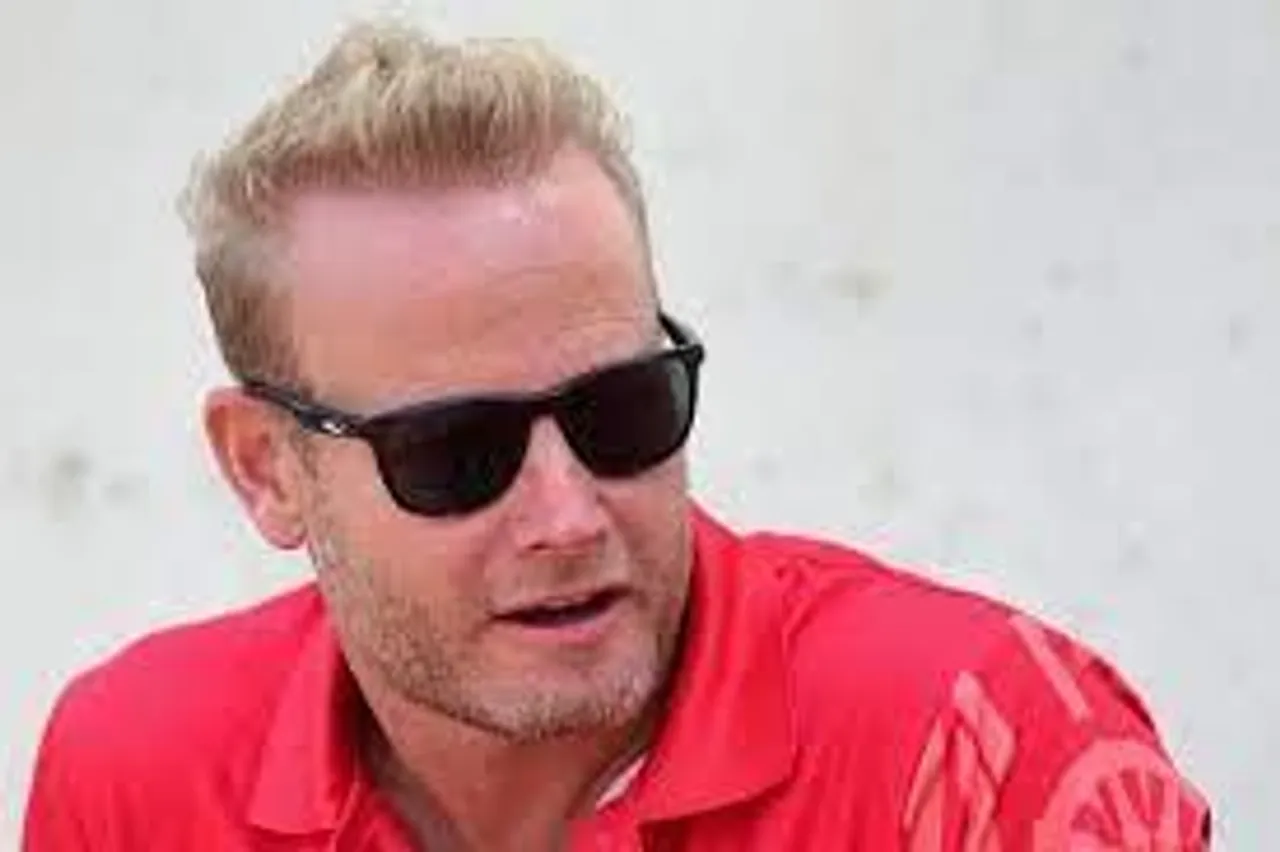 শাহরুখের প্রশ্নের কি উত্তর দিলেন রানিদের কোচ ?