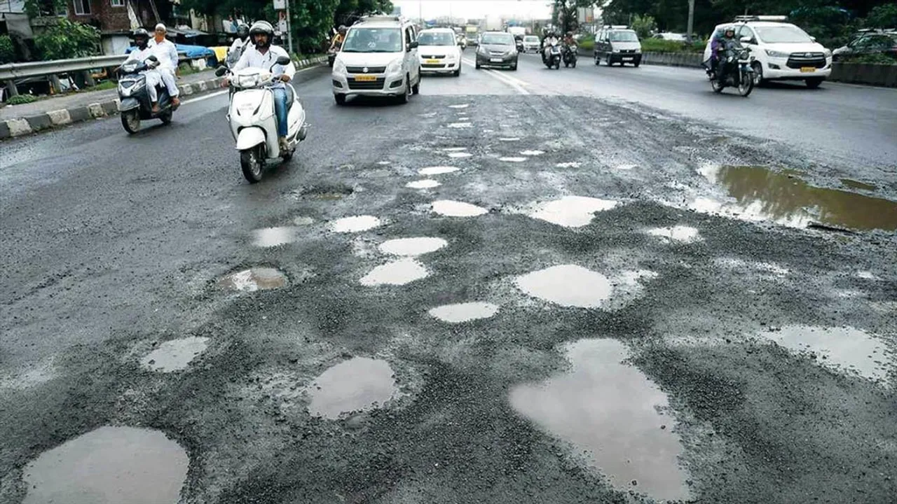 রাস্তায় খানা-খন্দের জন্য জরিমানা আদায় শুরু কর্পোরেশনের