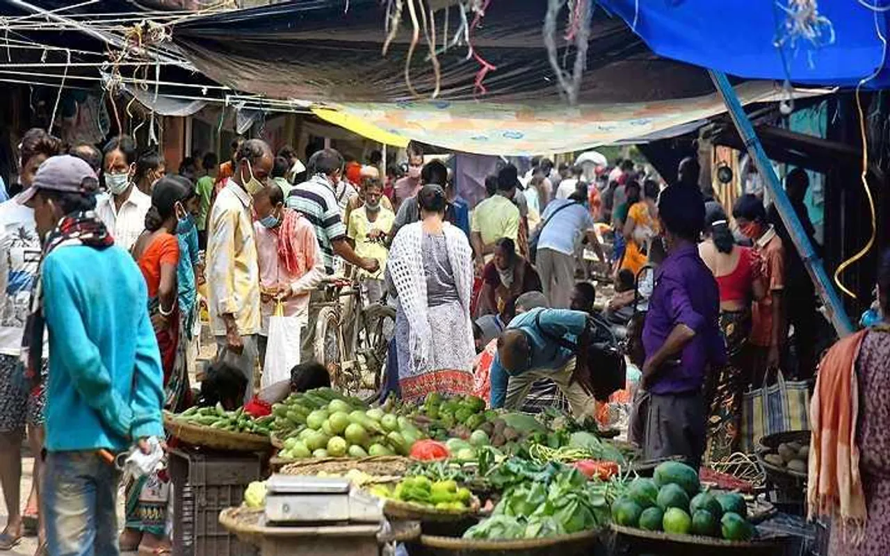 হাতিবাগান বাজারে ইবির অভিযান