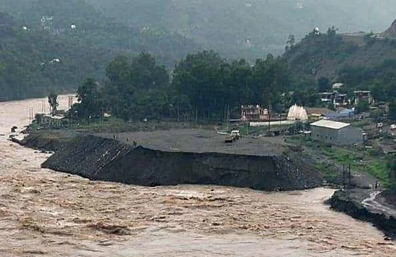 কিস্তওয়ারে মেঘভাঙা বৃষ্টিতে নিহতের সংখ্যা বেড়ে ৭