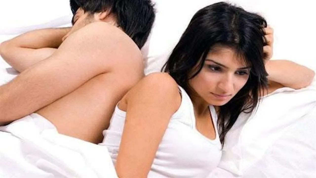 মুখে কুলুপ এঁটে, সম্ভব নয়