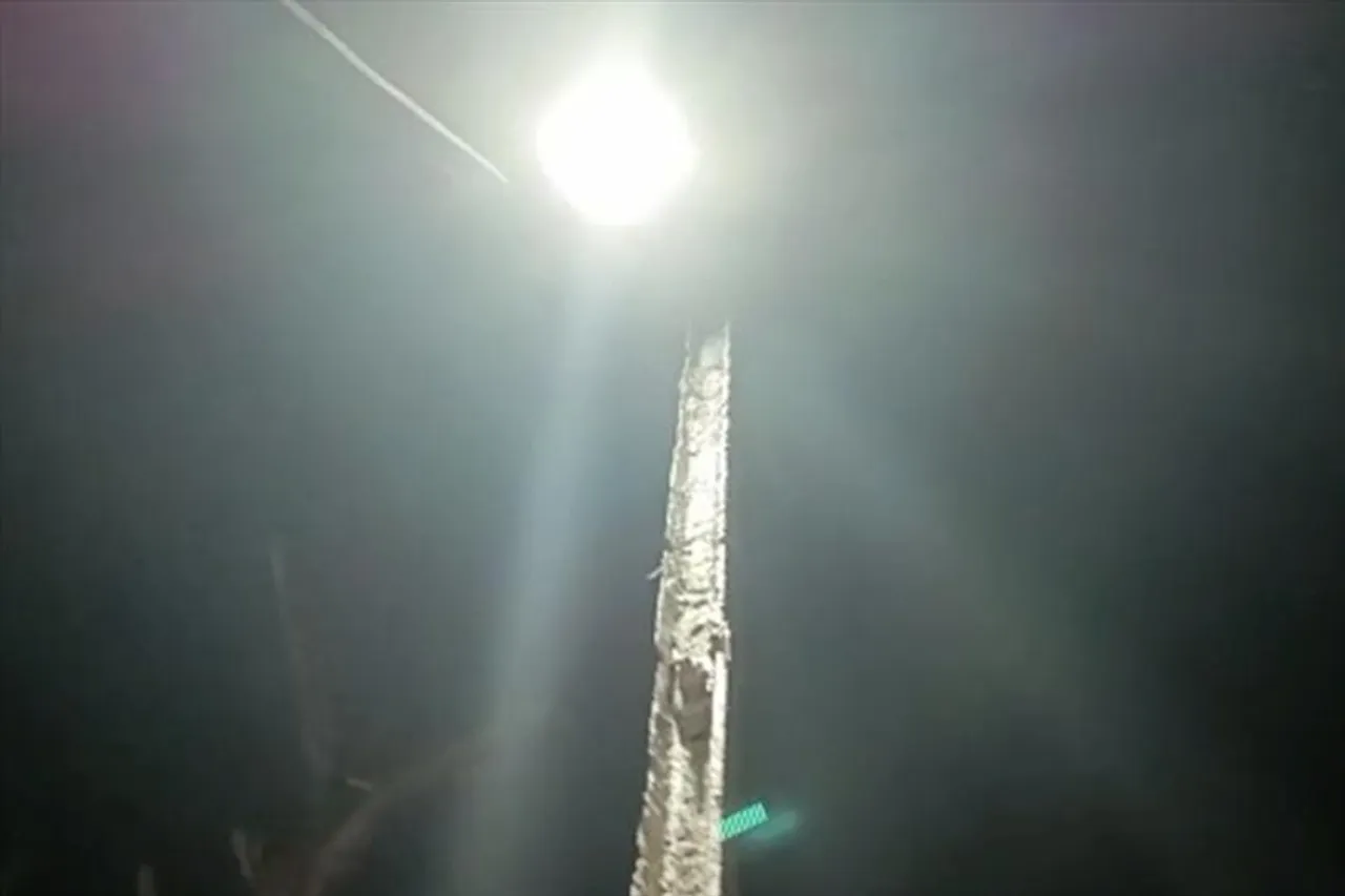 নিউ ইয়ারে আলোয় ভরলো এলাকা