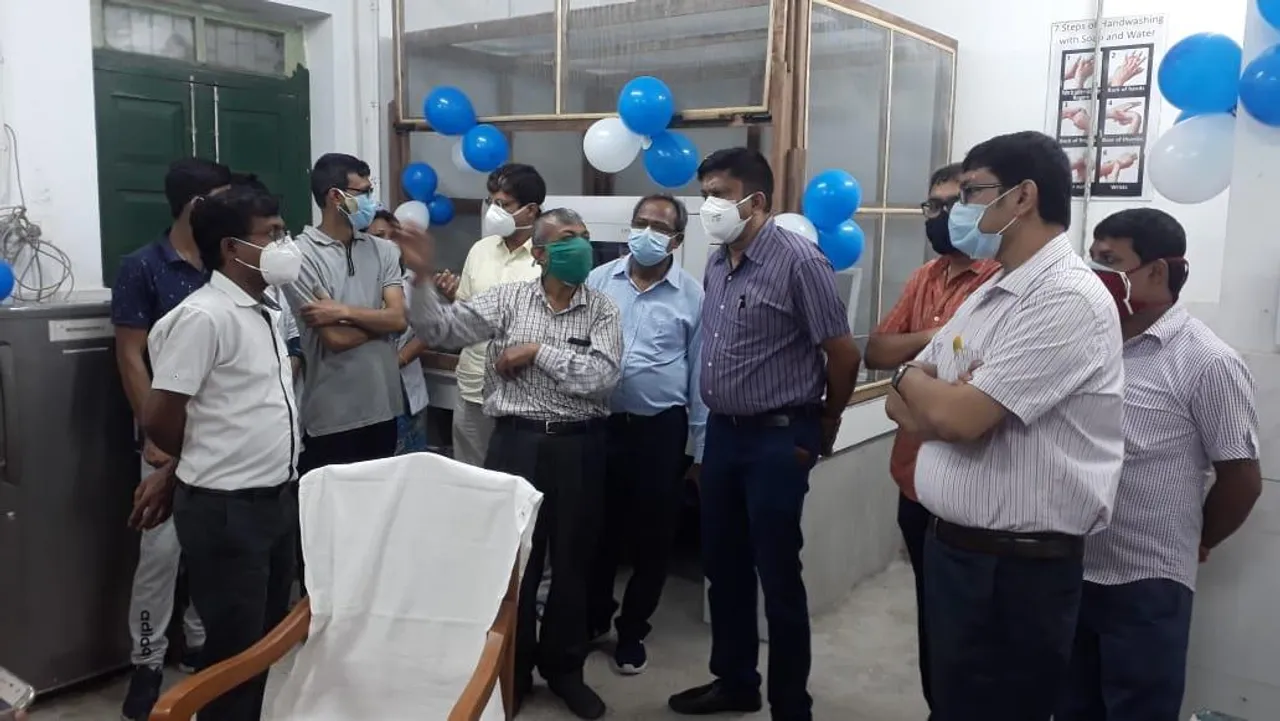 করোনা পরীক্ষার গতি আনতে আধুনিক মেশিন কোচবিহার মেডিকেল কলেজ হাসপাতালে