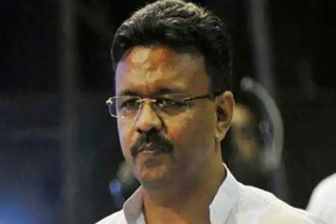 হুমকি! বিপাকে ফিরহাদ হাকিম