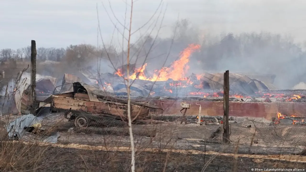 রুশ নিয়ন্ত্রিত বিমানঘাঁটির কাছে বড় বিস্ফোরণ