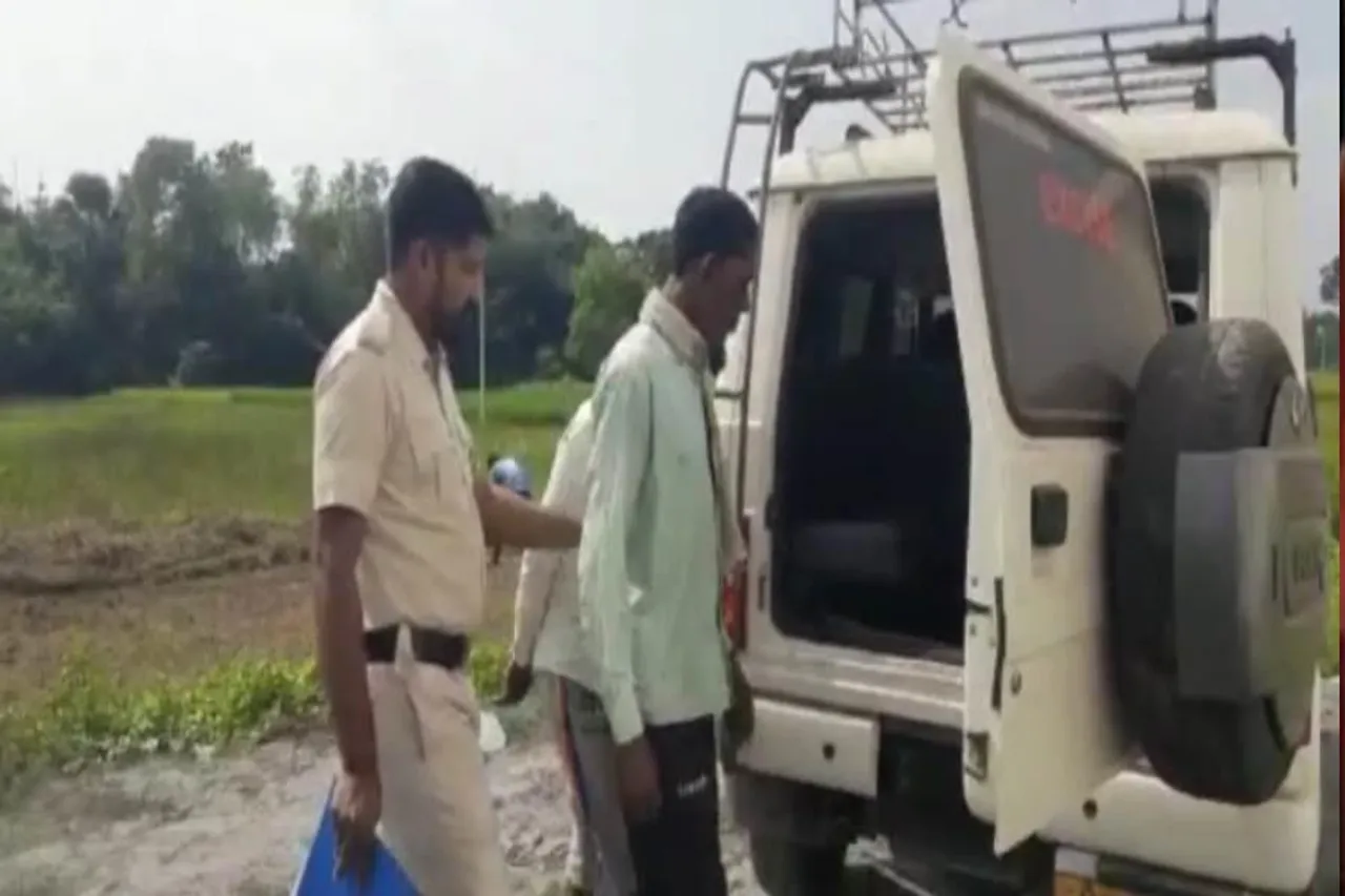 ২ চোলাই মদ পাচারকারীকে গ্রেফতার করলো আবগারি দপ্তর