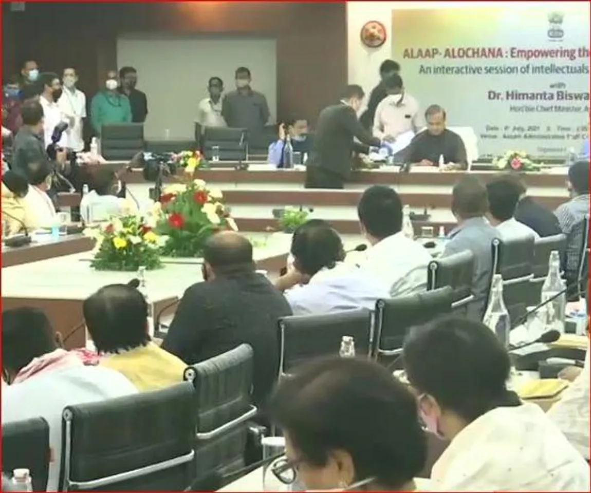 'দুই সন্তান নীতি' ইস্যুতে বুদ্ধিজীবীদের সঙ্গে বৈঠকে মুখ্যমন্ত্রী