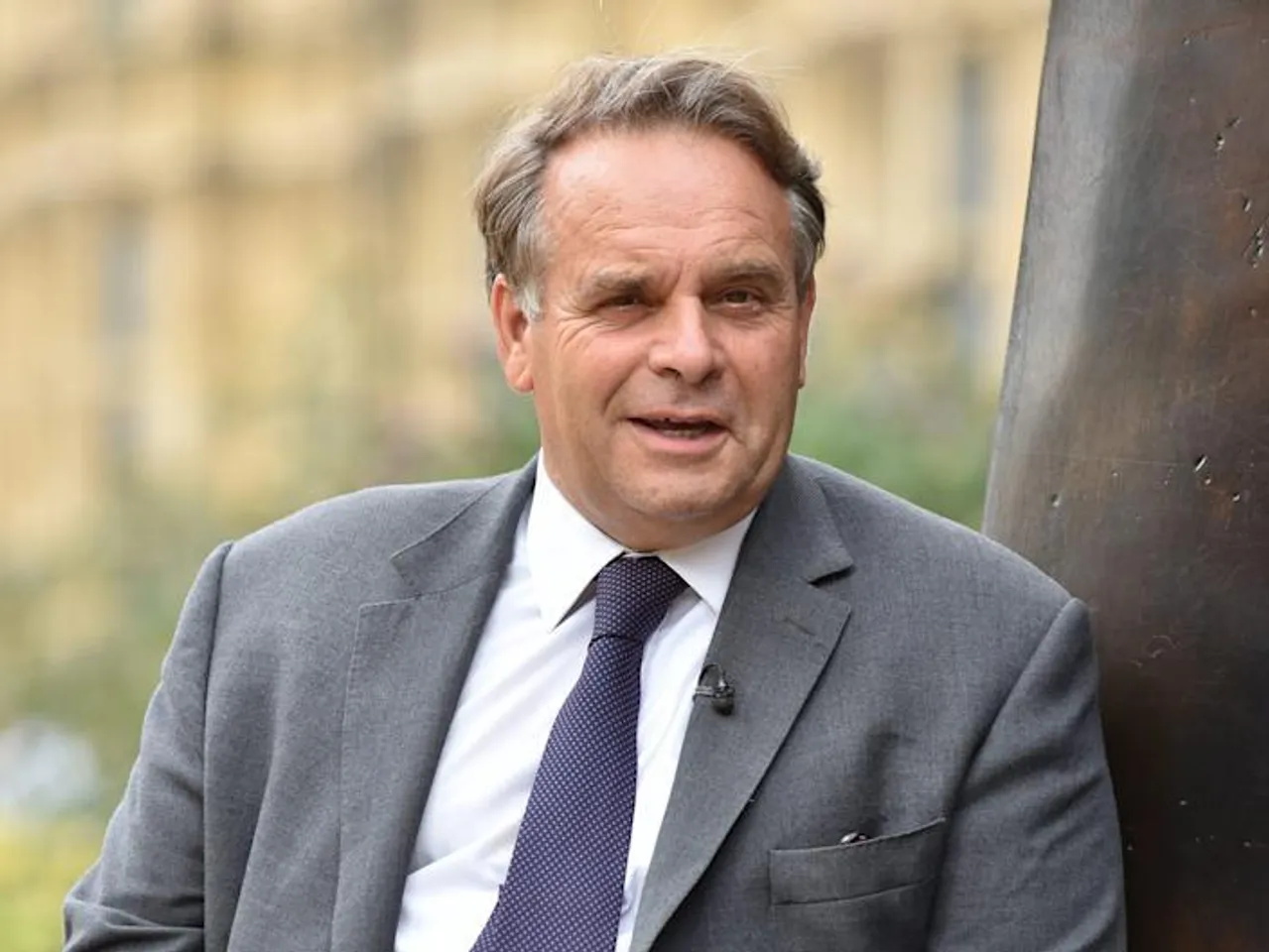 স্বীকার করে নিলেন সংসদে বসে পর্ন দেখেছেন, ইস্তফা সাংসদের