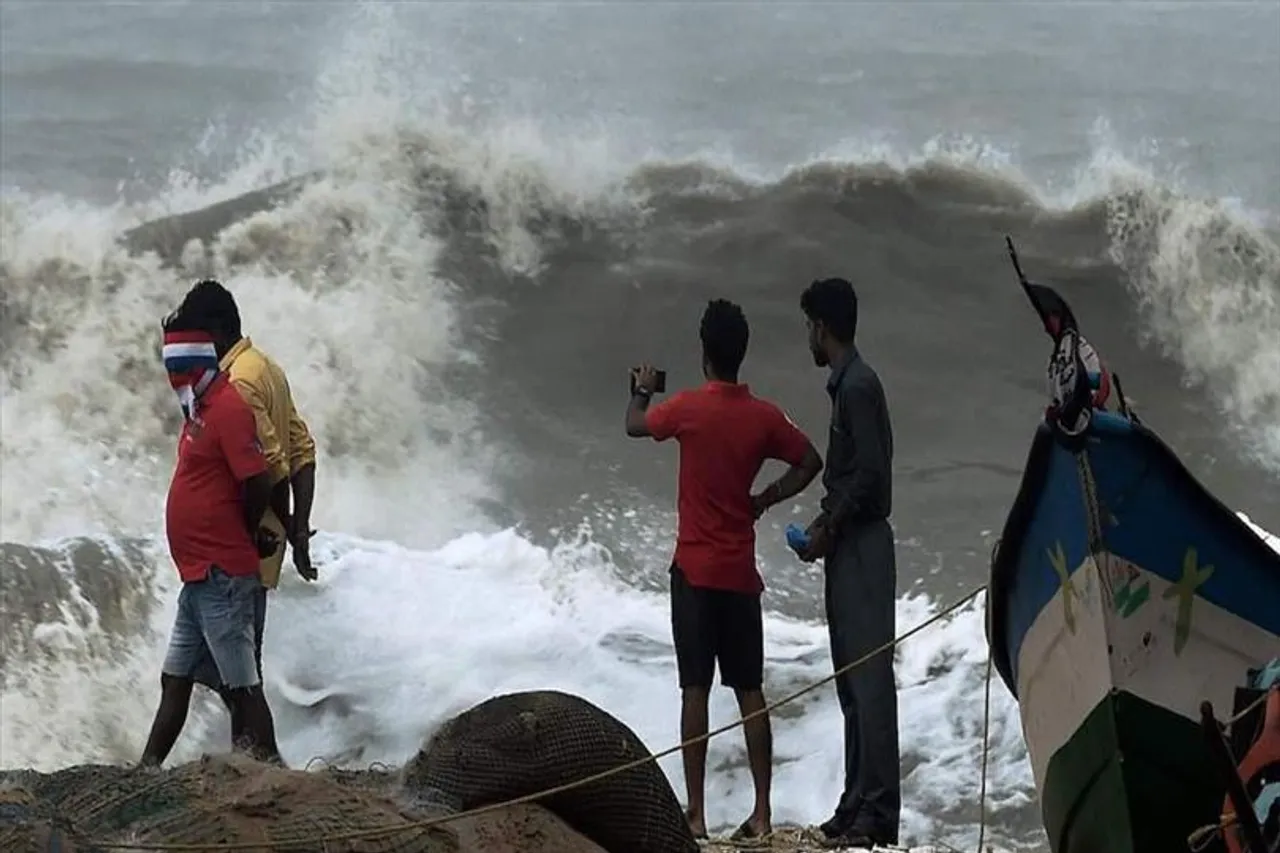ফের ঘূর্ণিঝড়, ধেয়ে আসছে বৃষ্টি
