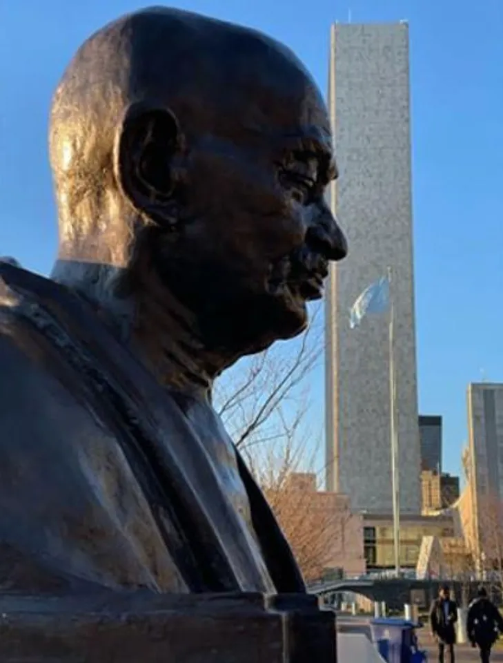 জাতিসংঘে মহাত্মা গান্ধীর আবক্ষ মূর্তি, মূল্যবোধের কথা মনে করিয়ে দেয়ঃ জাতিসংঘ প্রধান