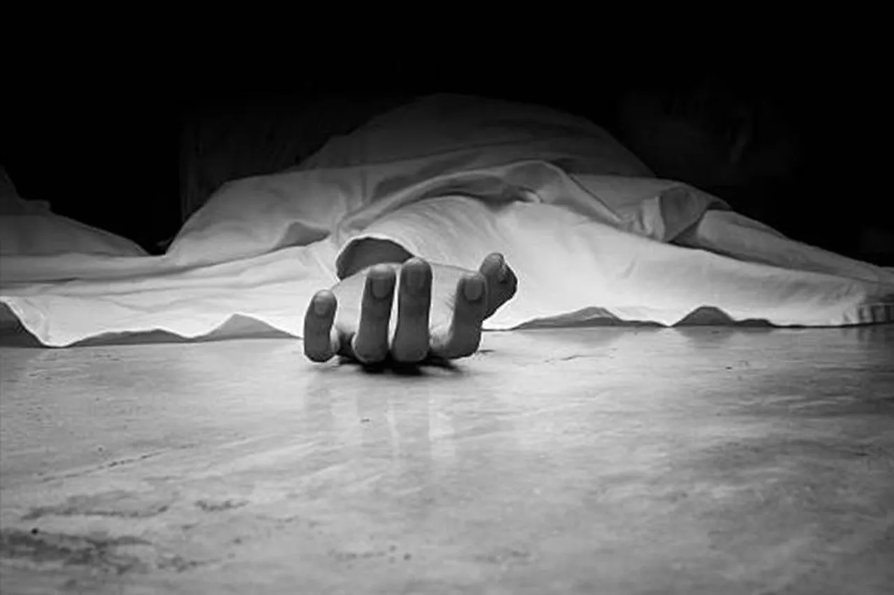 সন্তানদের হত্যা করে আত্মঘাতী মা