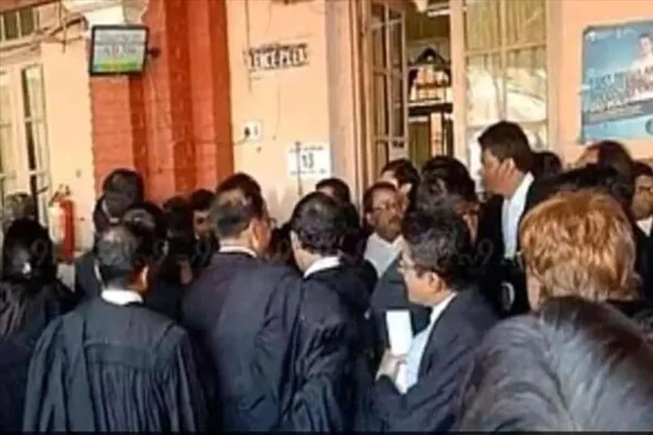 'কাল যা ঘটেছে এর কোনও প্রয়োজন ছিল?' প্রশ্ন ক্ষুব্ধ প্রধান বিচারপতির