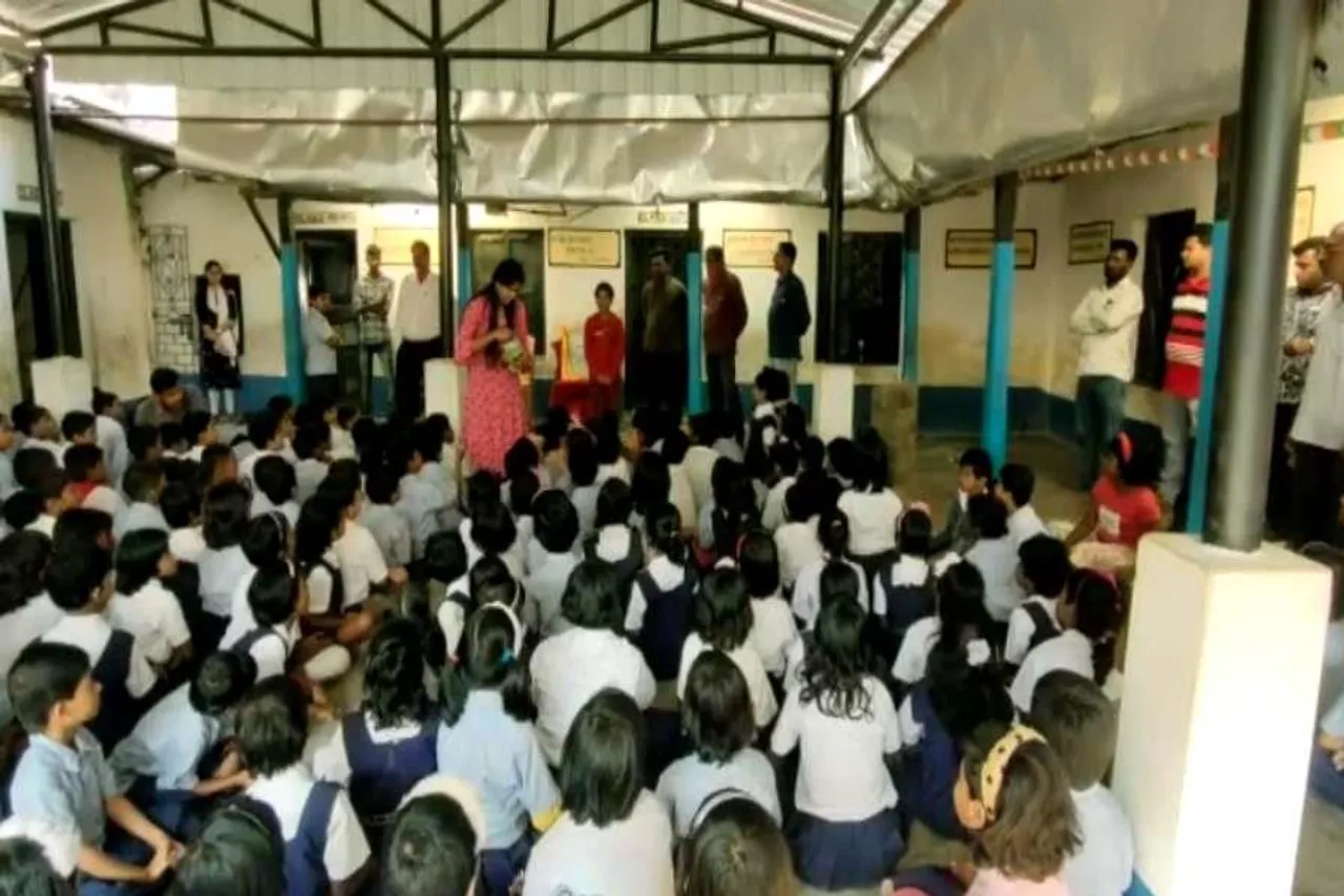 শিশু দিবস উপলক্ষে চন্দ্রকোনায় তৃণমূল ছাত্র পরিষদের বিশেষ অনুষ্ঠান