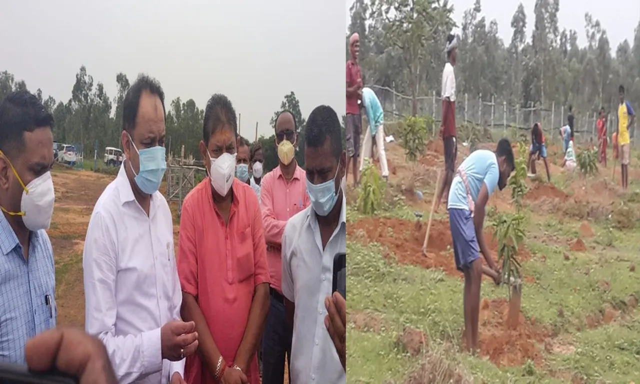 'মাটির সৃষ্টি' প্রকল্পের কাজ দেখতে এলেন জেলাশাসক