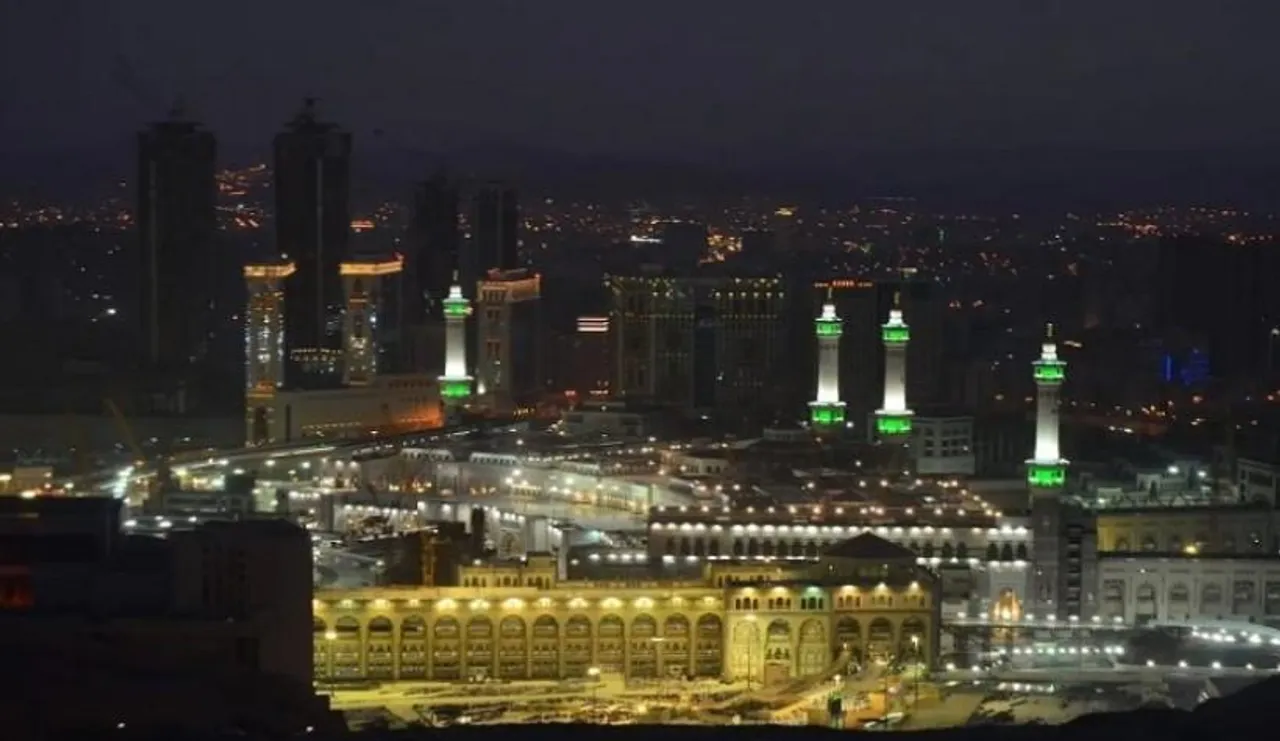 মক্কার গ্র্যান্ড মসজিদ ইমামের ১০ বছরের সাজা