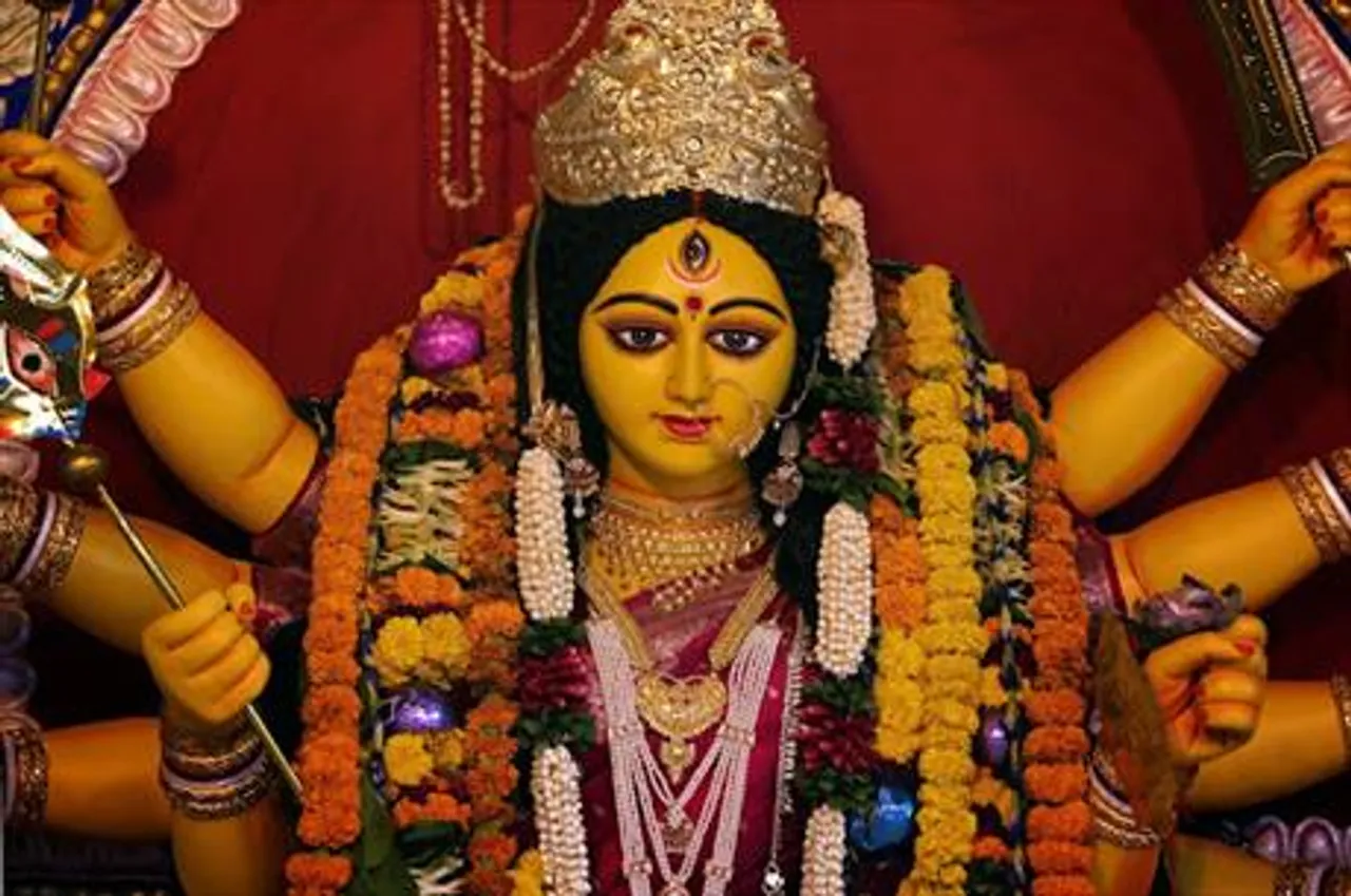 পুজোর ব্যস্ততায়