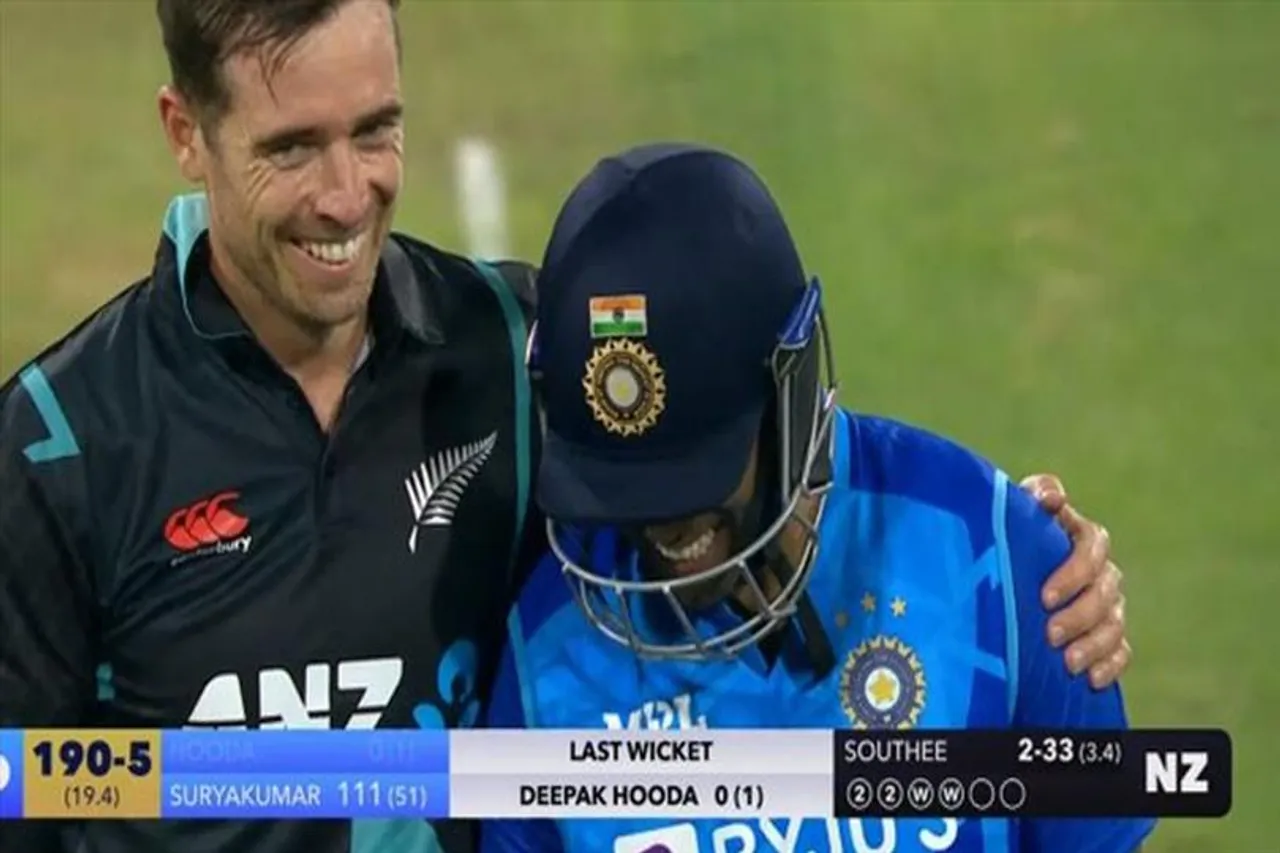 INDvsNZ: একই ম্যাচে হল শতরান এবং হ্যাটট্রিক