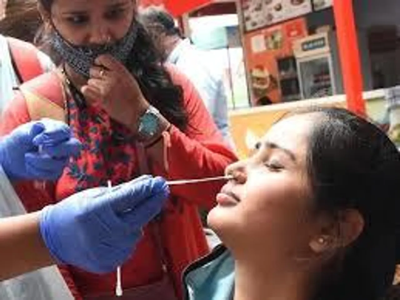 ৫০ শতাংশ সংক্রমণ বৃদ্ধি, কোভিড নিয়ে চিন্তায় দিল্লি