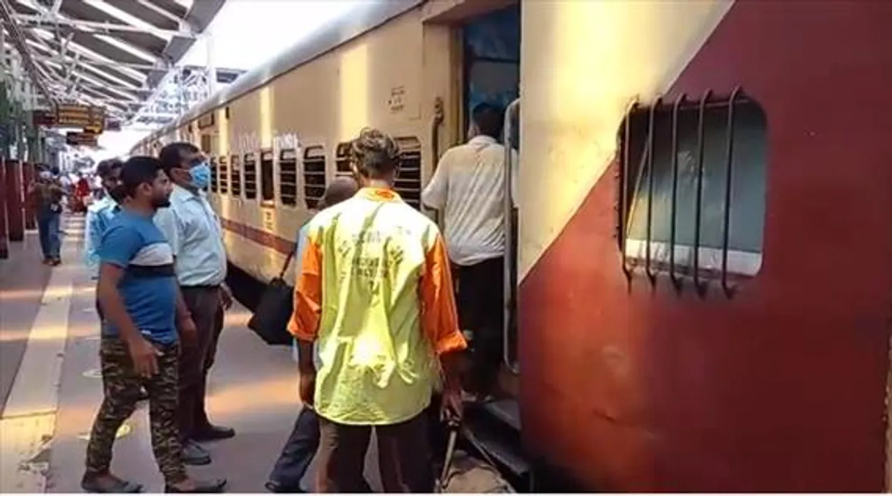 দুর্গাপুর থেকে ট্রেনে ভারত দর্শন