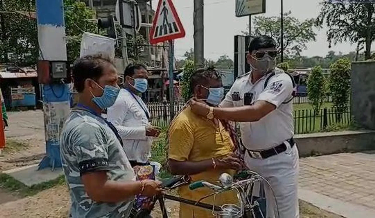 পুলিশের উদ্যোগে রাখি উৎসব পালন