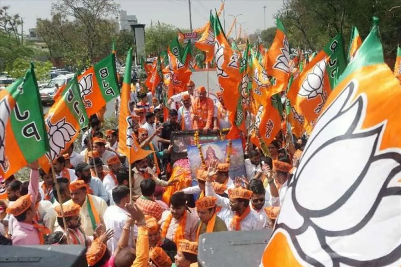 গ্রেফতার বিজেপির ৫ কর্মী