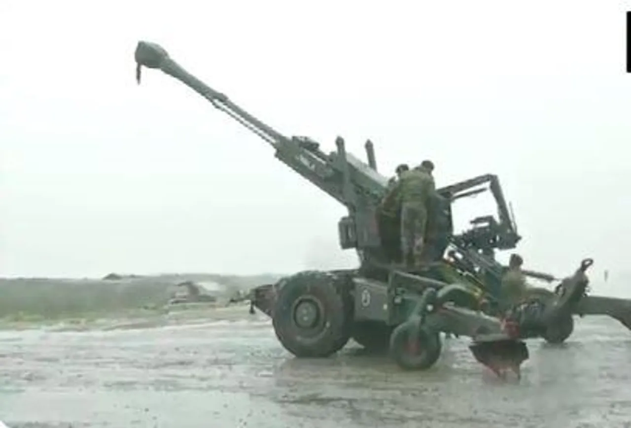 ভারতীয় সেনাবাহিনীর বন্দুক মহড়া