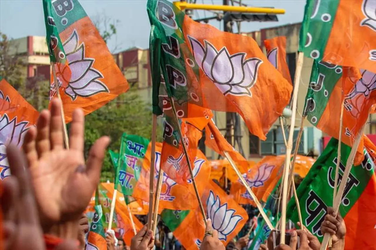 নির্বাচনের আগে বিজেপিতে বিদ্রোহের আশঙ্কা