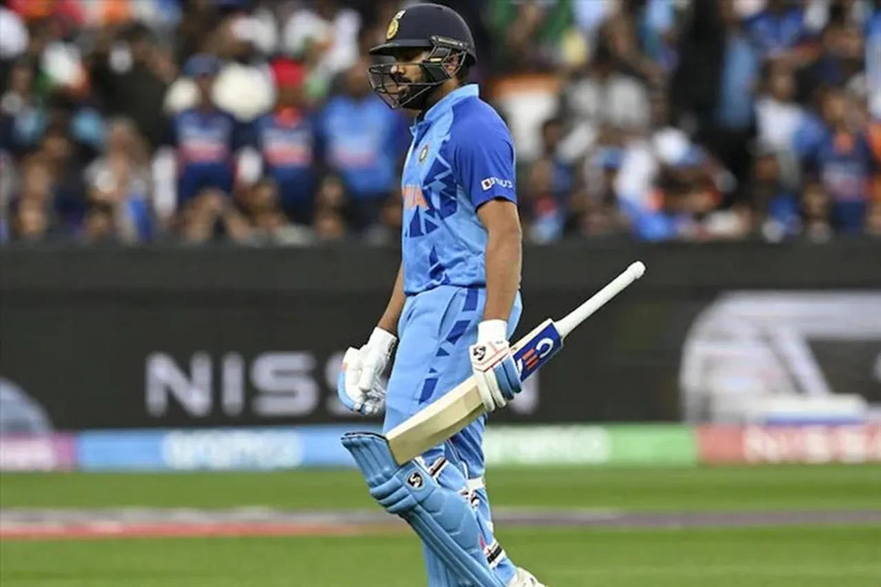 আউট অধিনায়ক রোহিত শর্মা